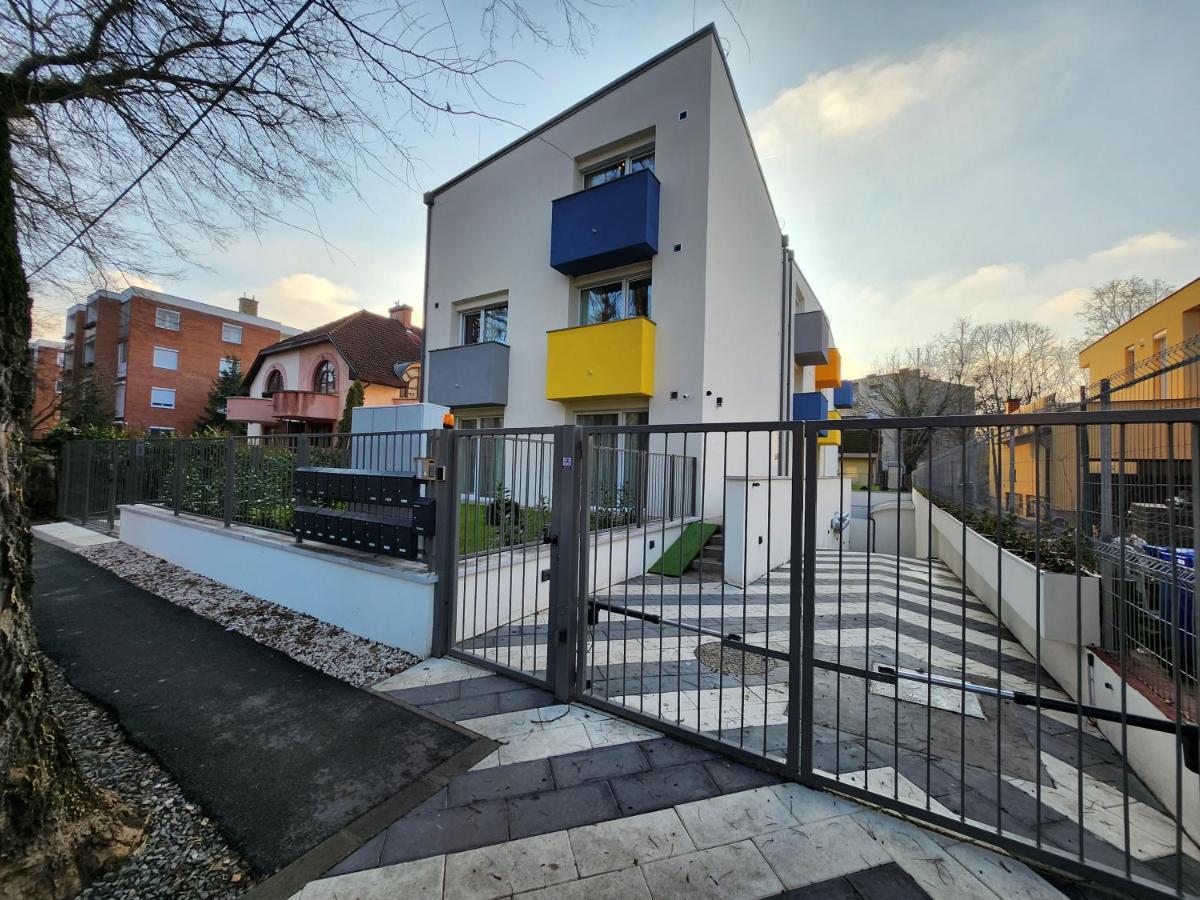 Apartman 18 Aparthotel Debrecen Luaran gambar